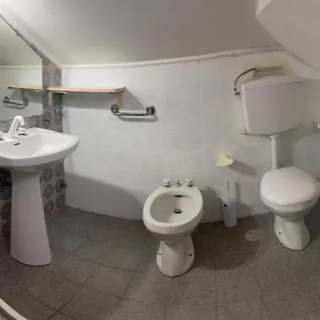 Apartmán Accogliente Mansarda A *